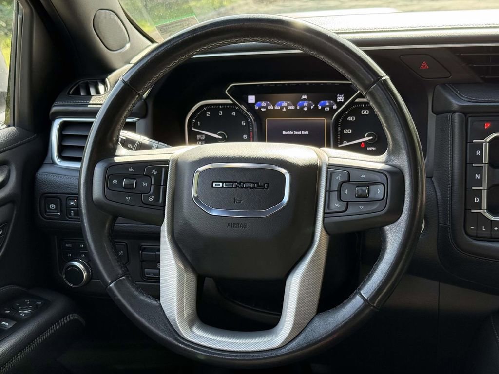 Used 2021 GMC Yukon Denali w/ Denali Premium Package image 9