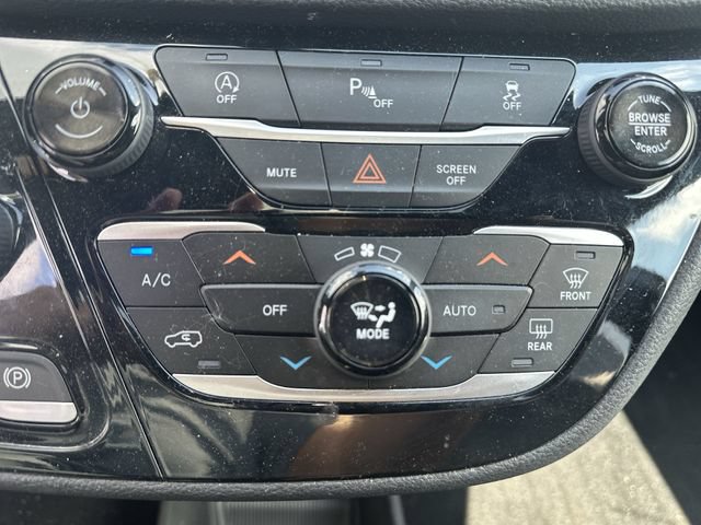 Used 2018 Chrysler Pacifica Limited w/ S Appearance Package FWD image 38