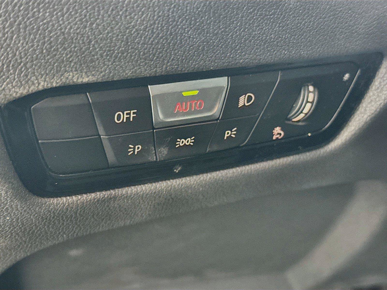 Used 2024 BMW 330i Sedan RWD image 12