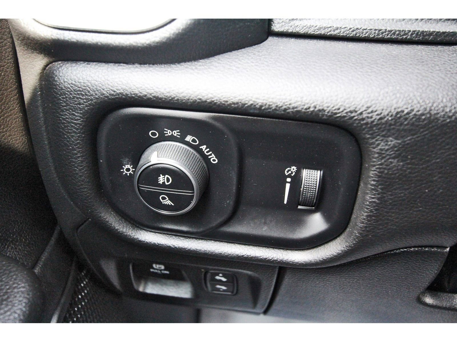 Used 2024 RAM 1500 Lone Star image 19