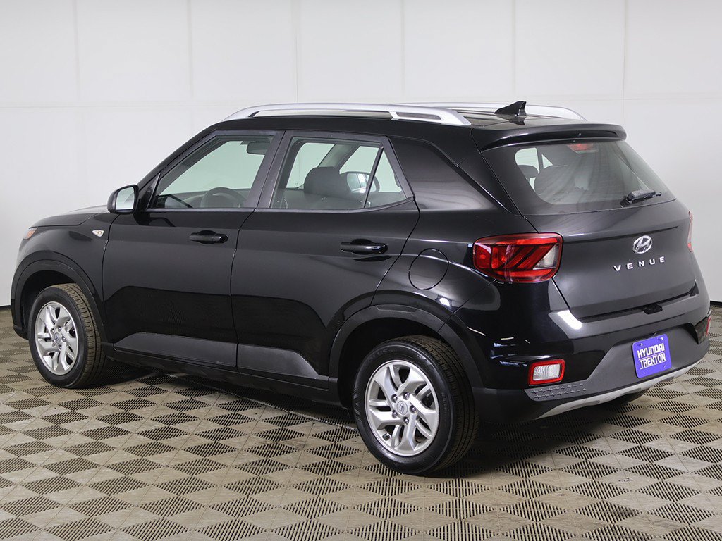 Used 2020 Hyundai Venue SEL FWD image 6