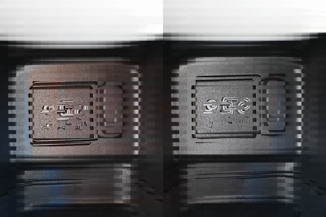 Used 2022 Chevrolet Equinox LS w/ LS Convenience Package image 30