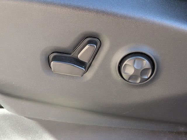 Used 2024 Chrysler Pacifica Touring-L image 13