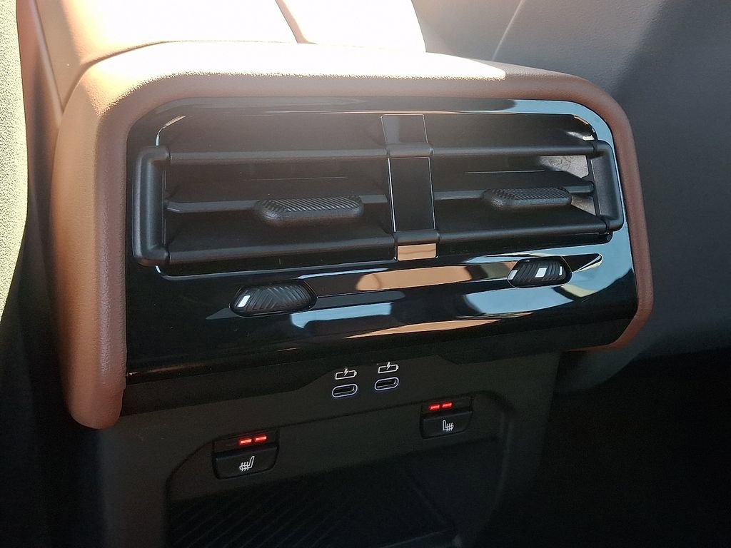 Certified 2026 BMW i5 eDrive40 w/ Executive Package image 11