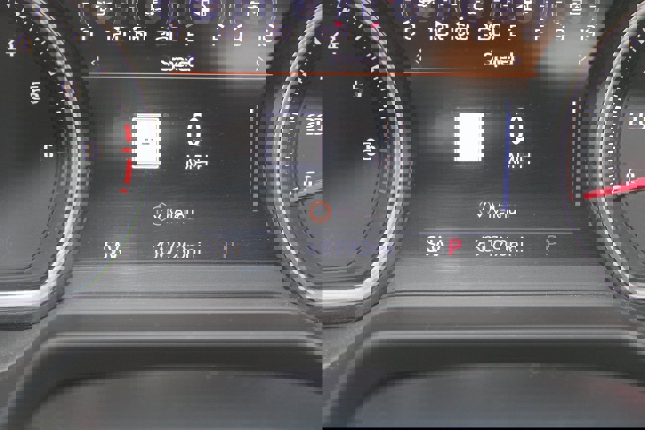 Used 2021 Chevrolet Tahoe Premier w/ Premium Package image 12