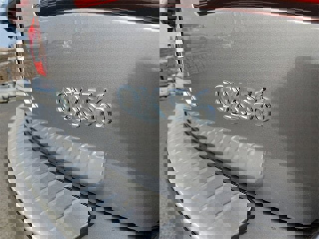 Used 2011 INFINITI QX56 7-Passenger w/ Deluxe Touring Pkg image 33