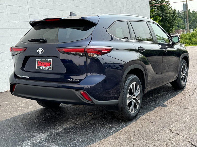 Certified 2024 Toyota Highlander XLE image 3