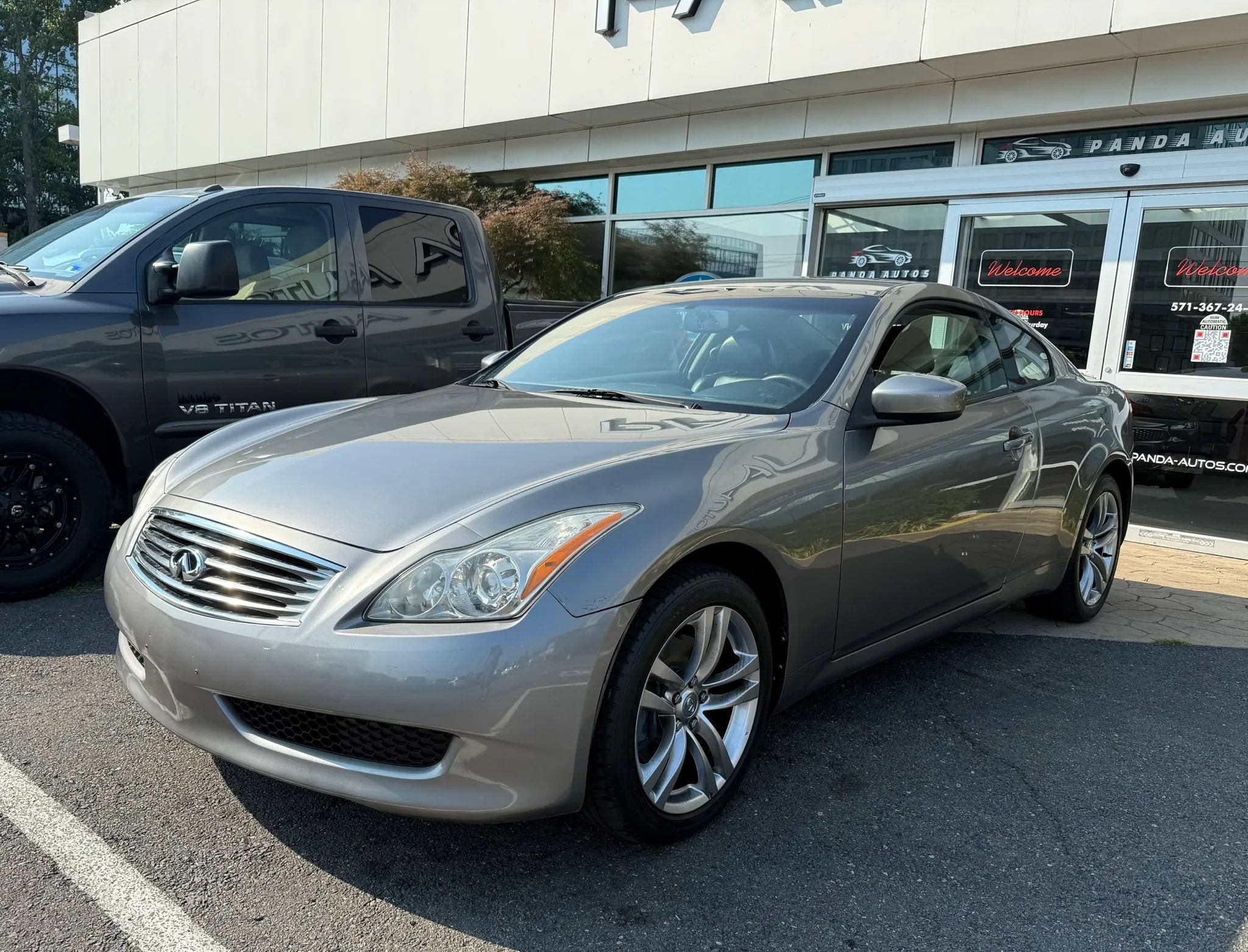 Used 2009 INFINITI G37 x Coupe w/ Premium Pkg AWD/4WD image 3