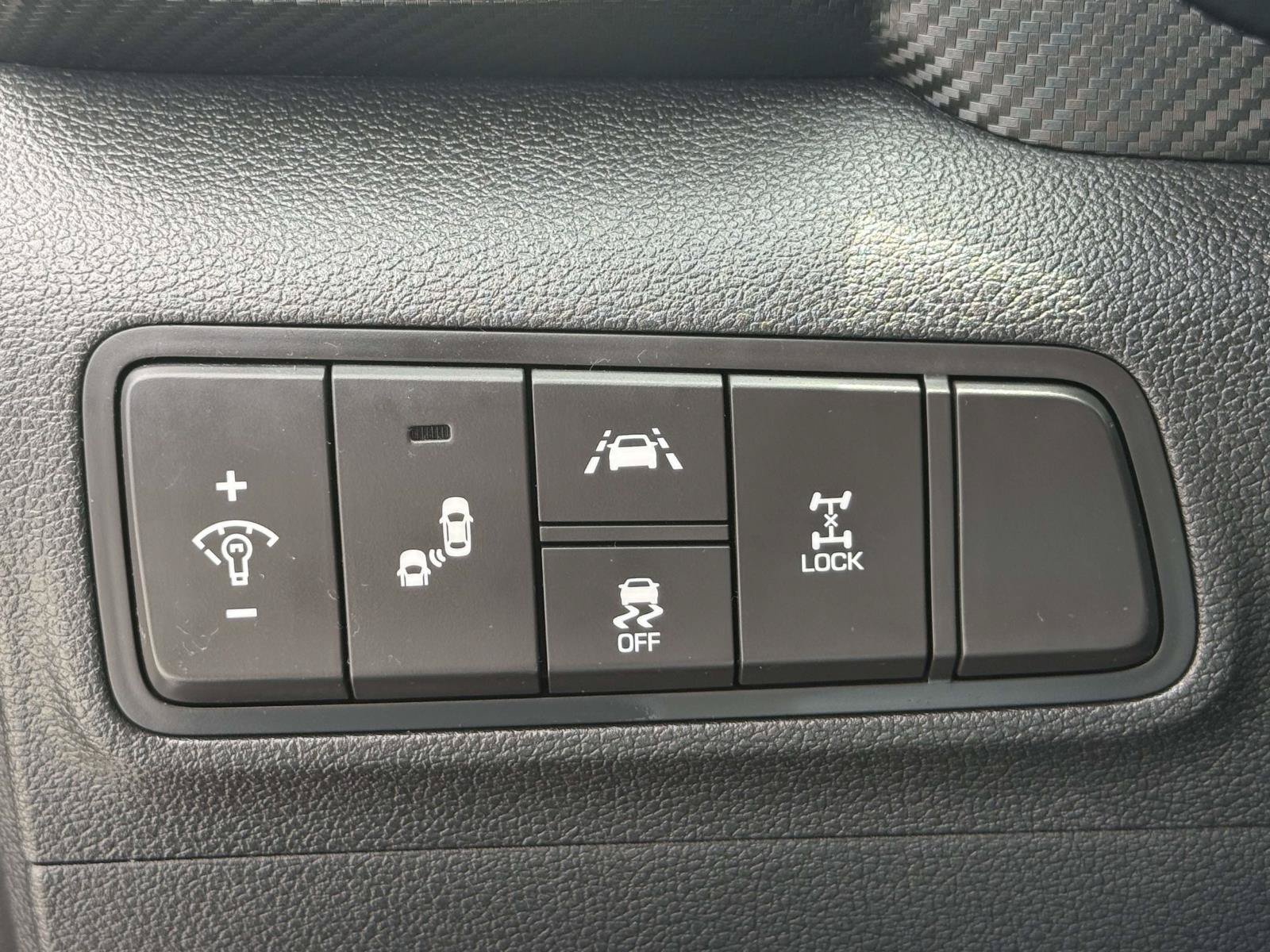 Used 2020 Hyundai Tucson Value AWD/4WD image 17