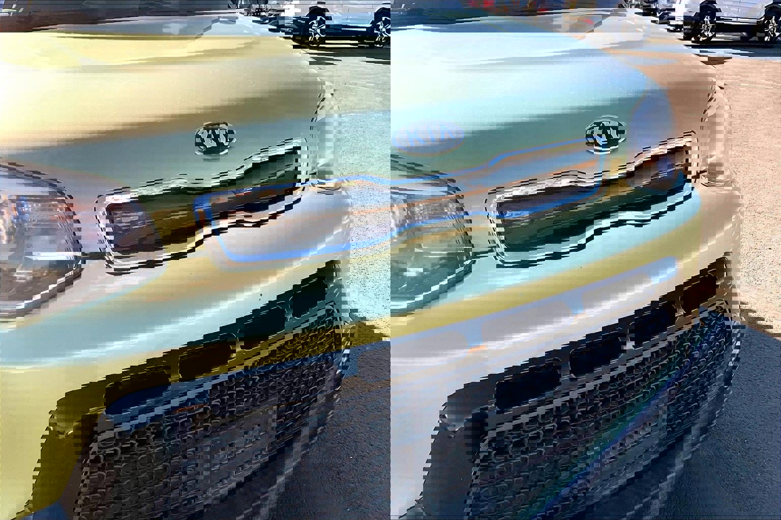 Used 2016 Kia Soul + image 26