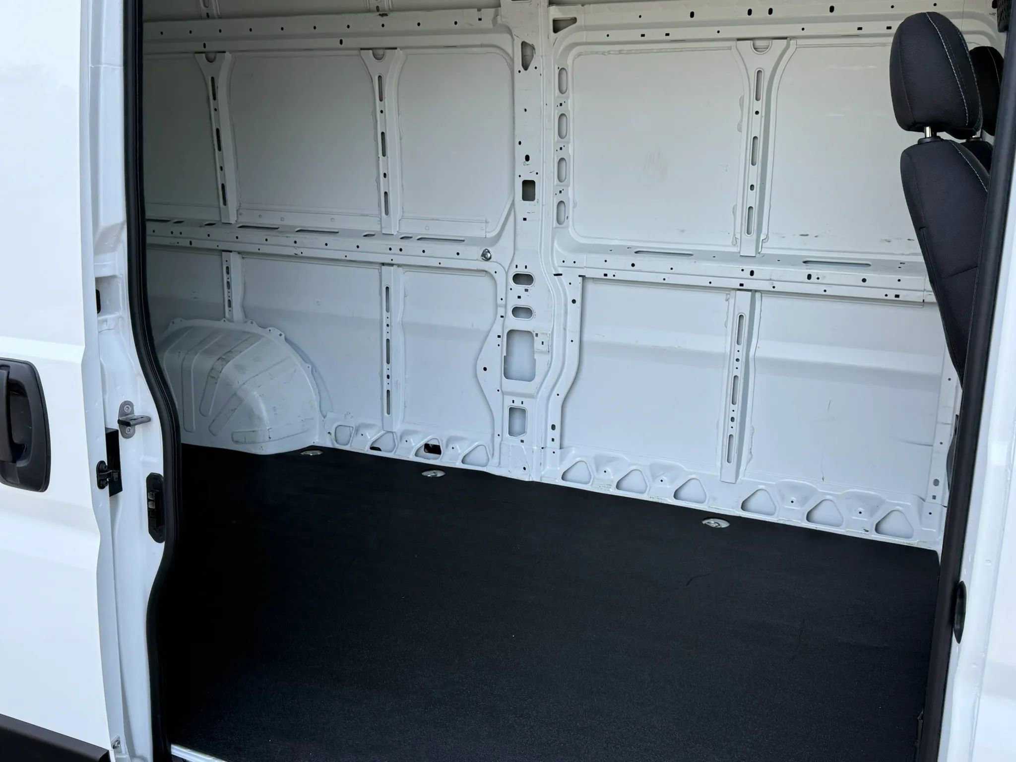 Used 2023 RAM ProMaster 2500 FWD image 25