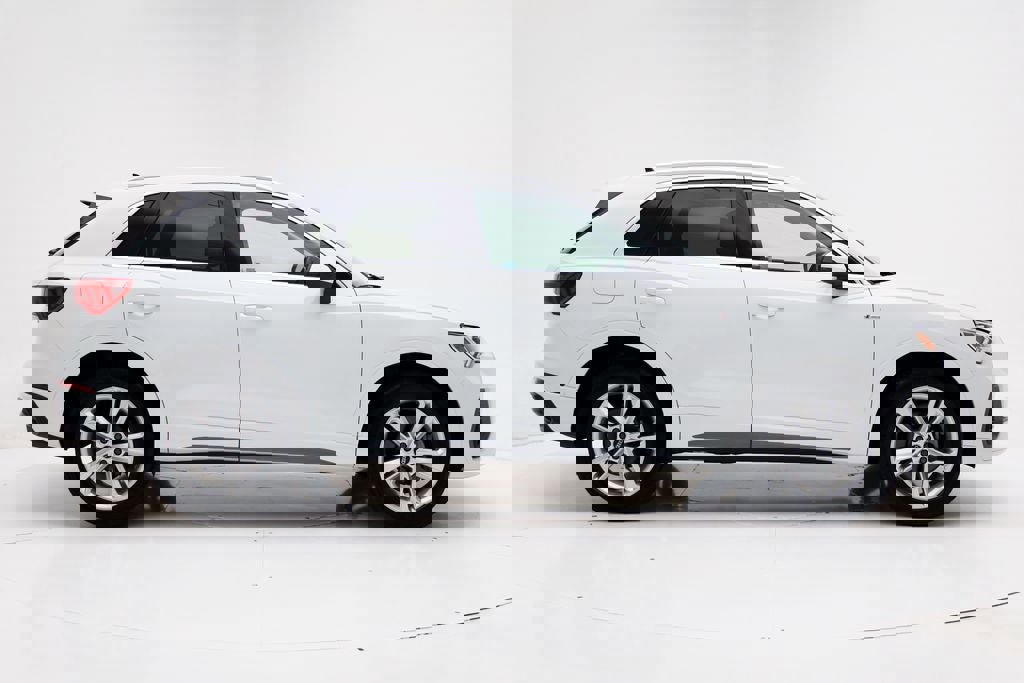 Used 2022 Audi Q3 2.0T Premium Plus image 3