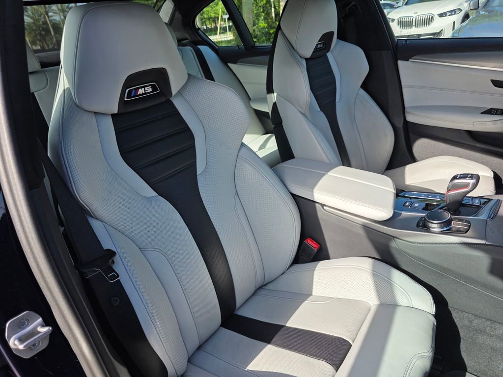 Used 2023 BMW M5 w/ Executive Package image 26