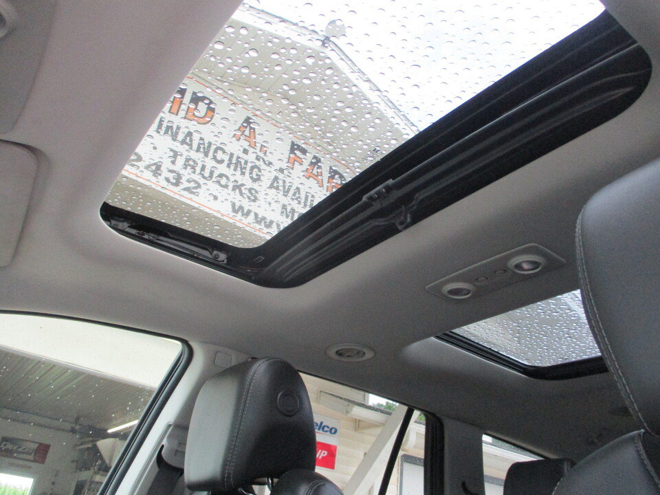 Used 2017 Buick Enclave Leather AWD/4WD image 10