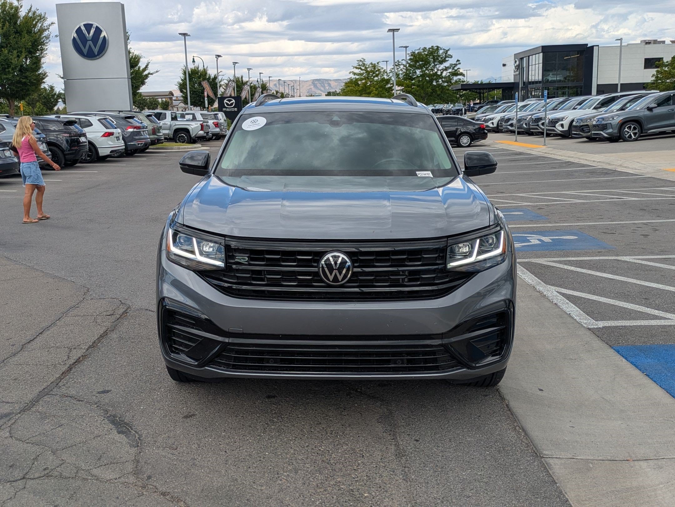 Certified 2023 Volkswagen Atlas SEL R-Line AWD/4WD image 12