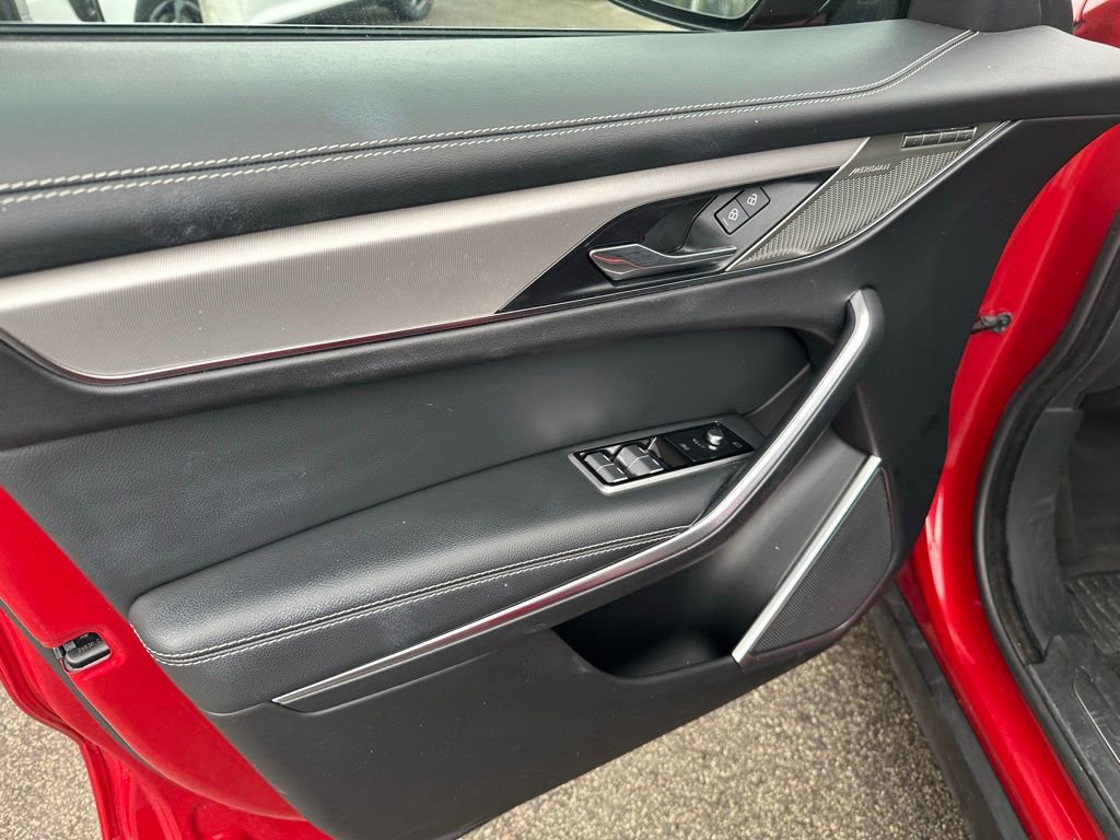 Used 2024 Jaguar F-PACE R-Dynamic S image 11