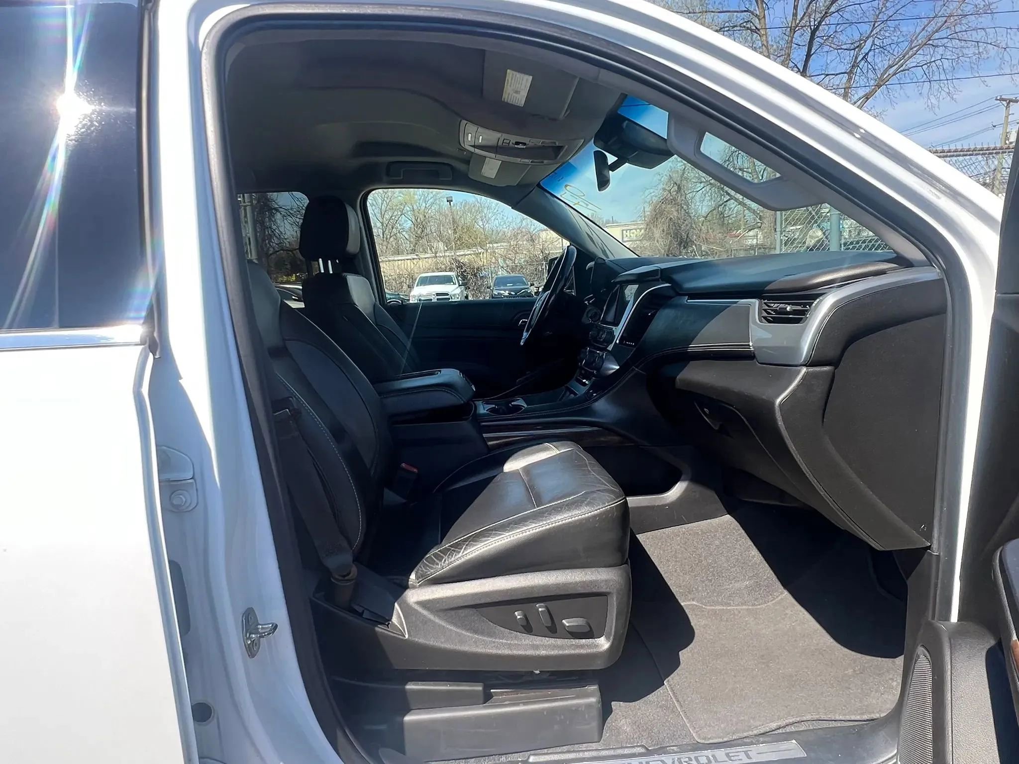 Used 2019 Chevrolet Suburban LT AWD/4WD image 32