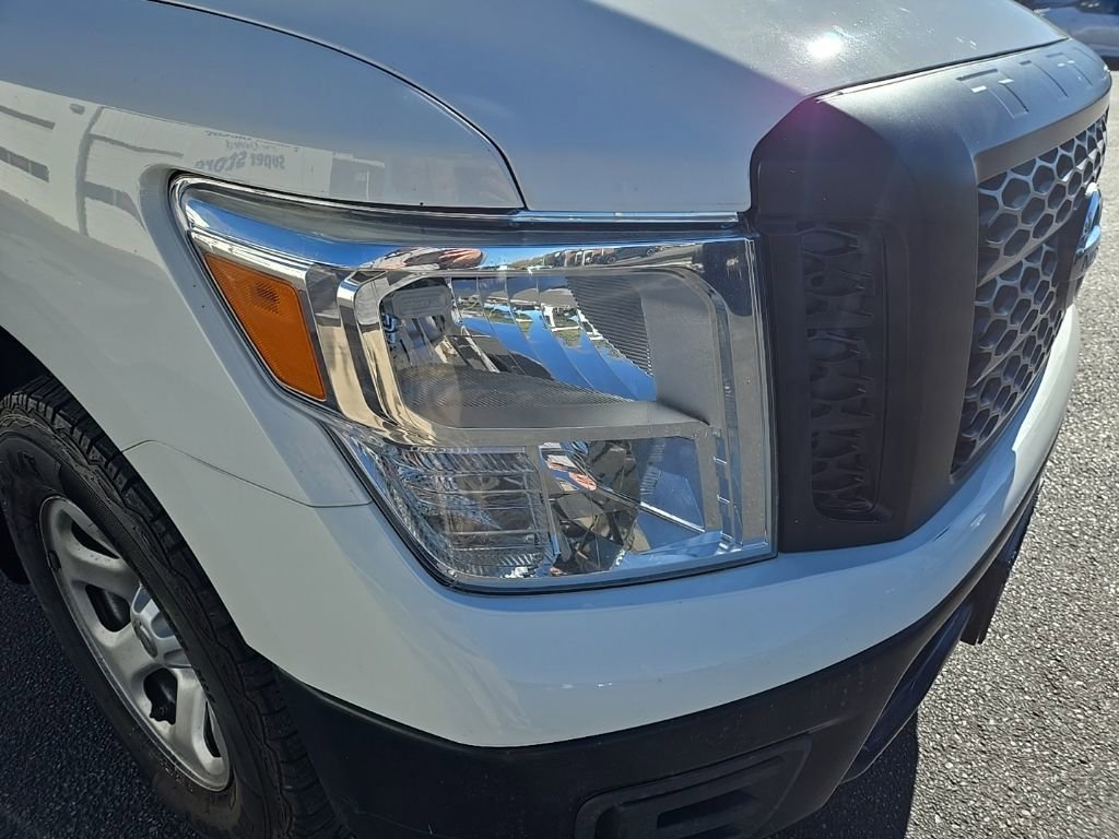 Used 2017 Nissan Titan S image 26