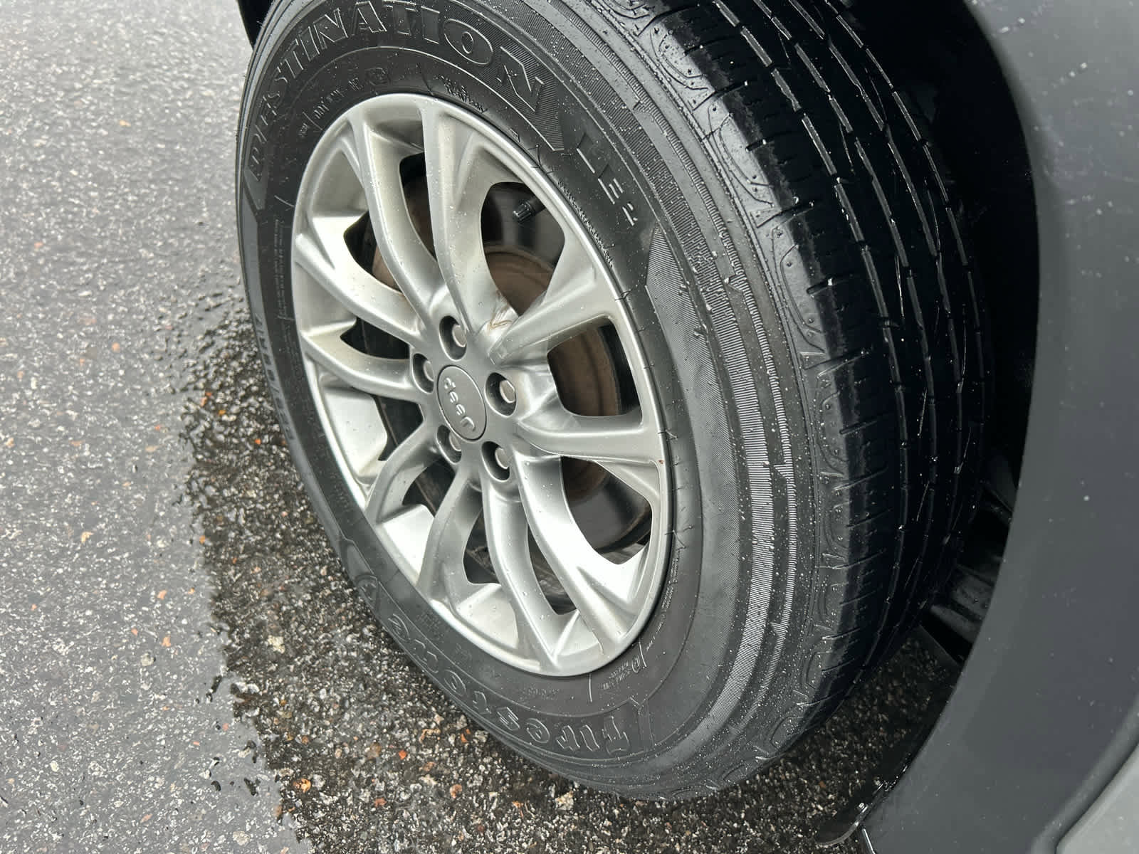 Used 2022 Jeep Cherokee Latitude Lux w/ Sun & Sound Group image 22