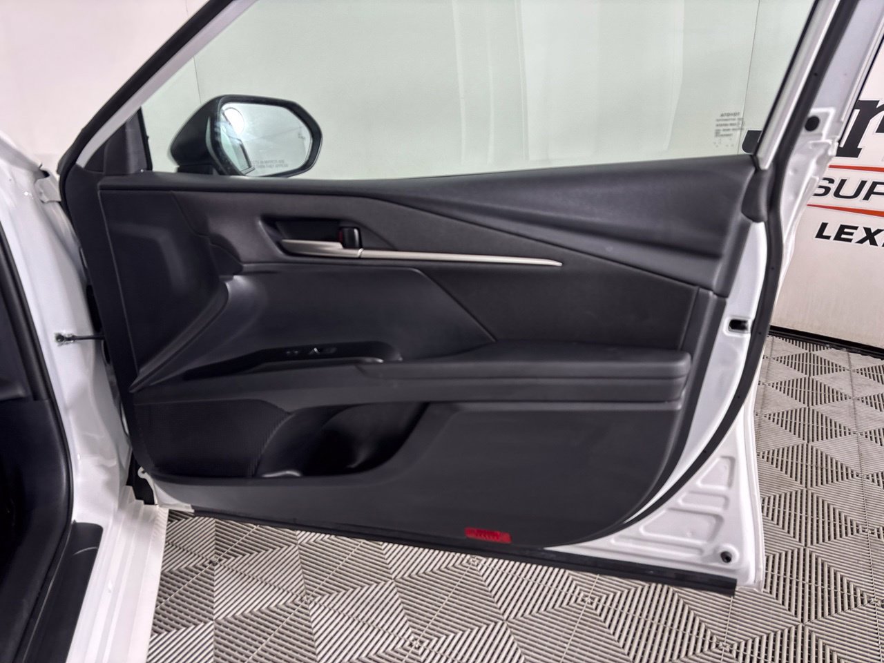 Used 2026 Toyota Camry LE FWD image 32