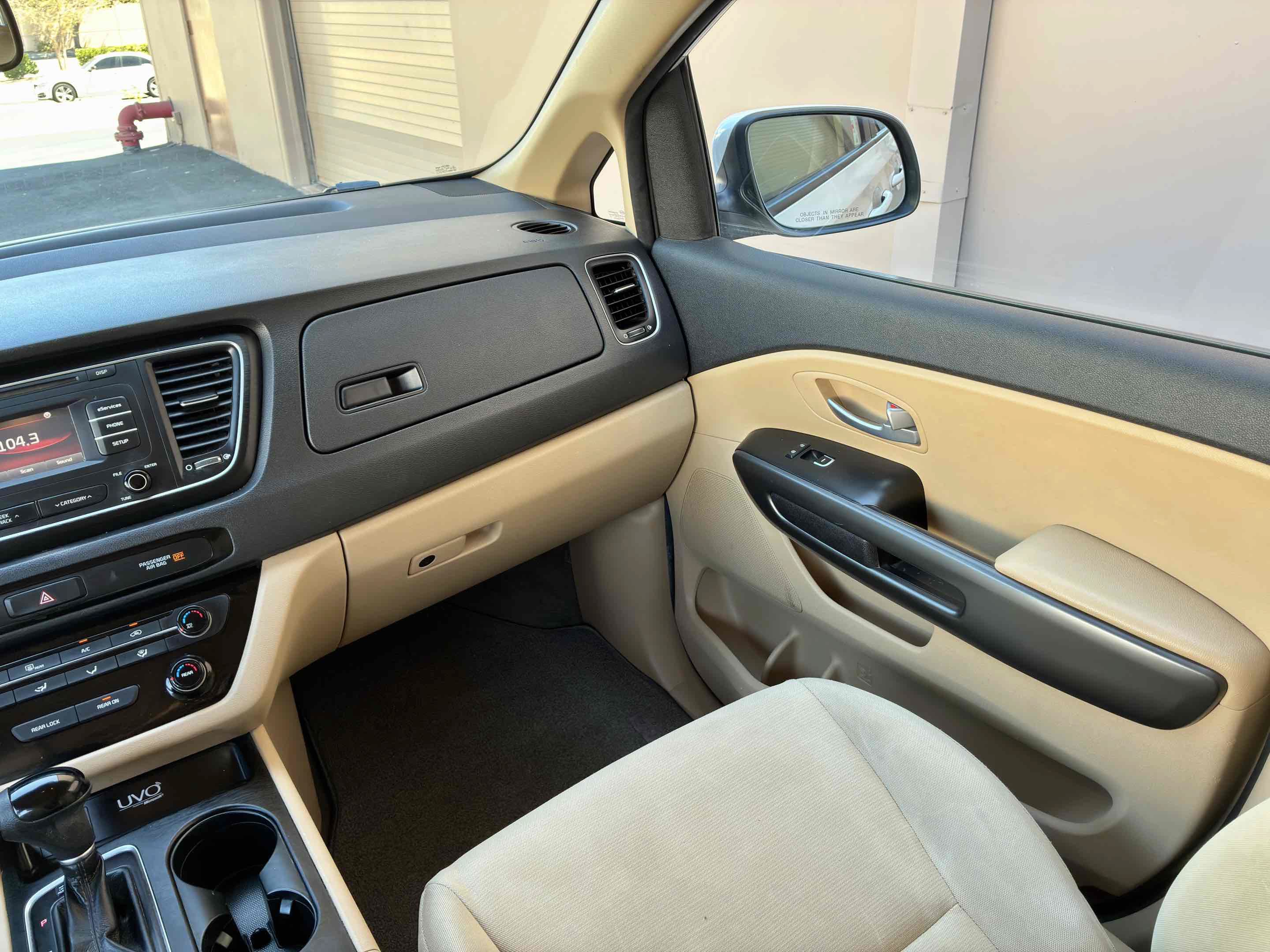 Used 2015 Kia Sedona LX w/ LX Convenience Package FWD image 17