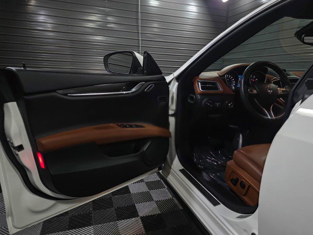 Used 2020 Maserati Ghibli S Q4 AWD/4WD image 30