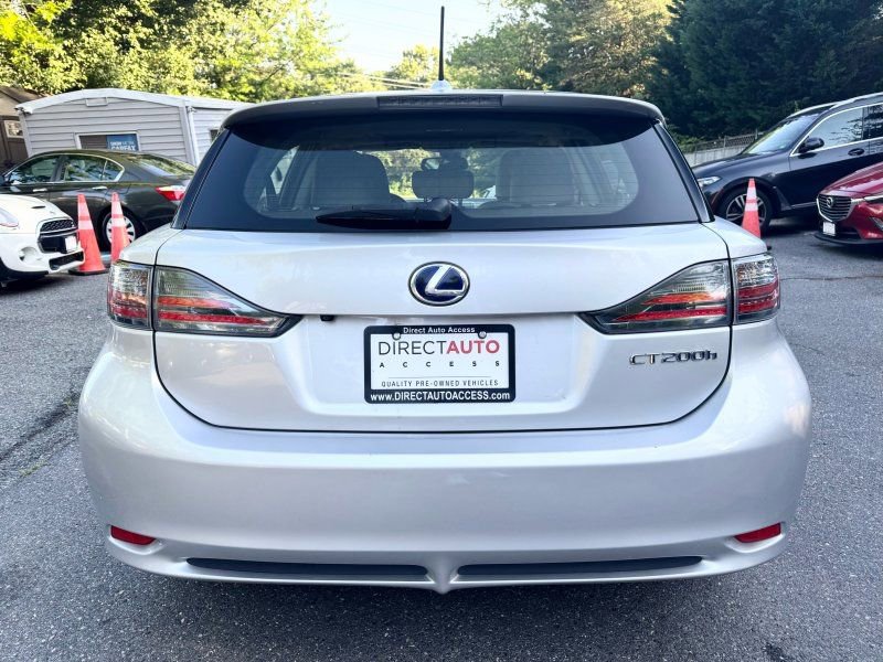 Used 2012 Lexus CT 200h Premium w/ Leather Pkg FWD image 6