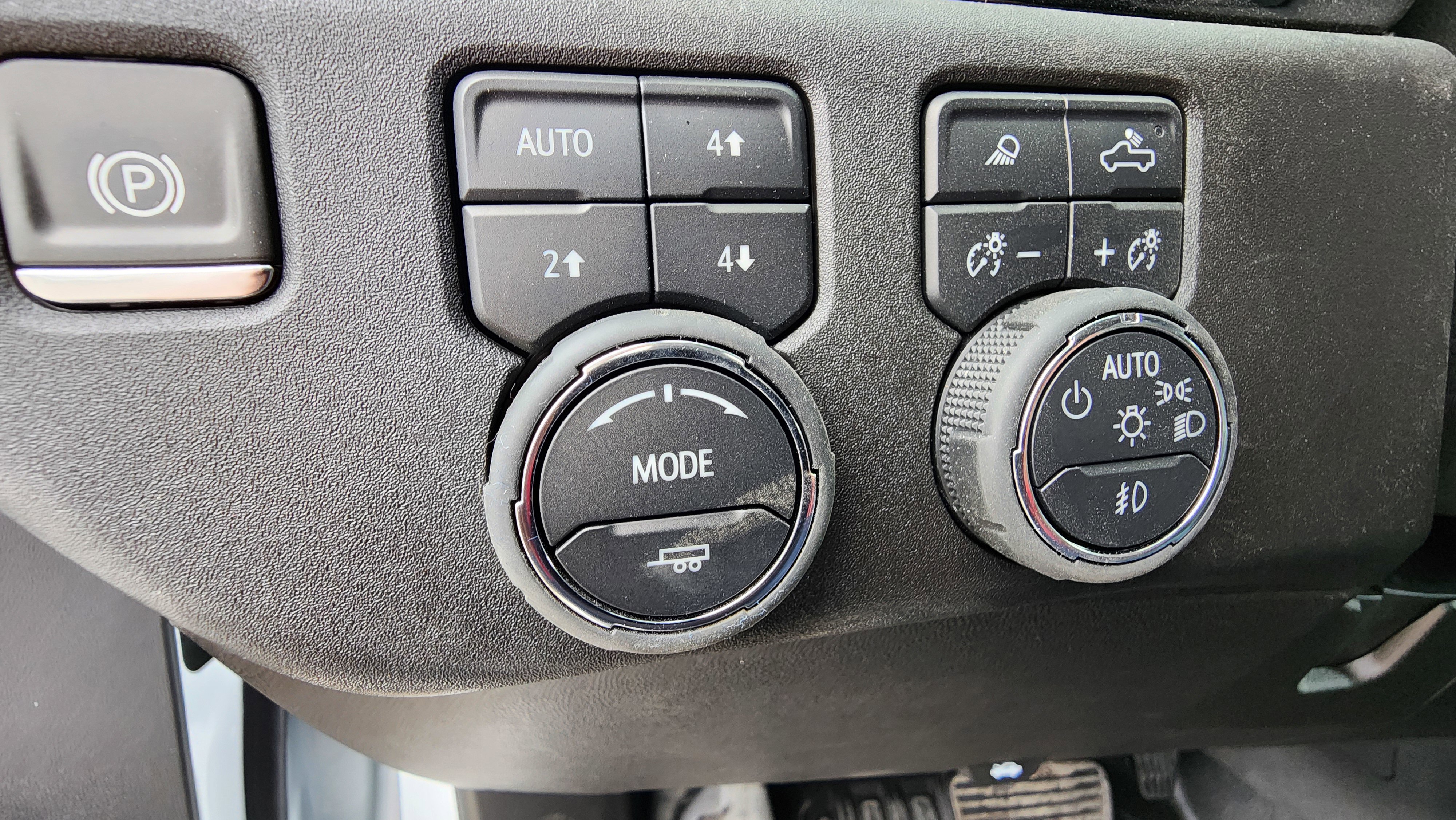 New 2024 Chevrolet Silverado 3500 LT w/ Convenience Package image 14