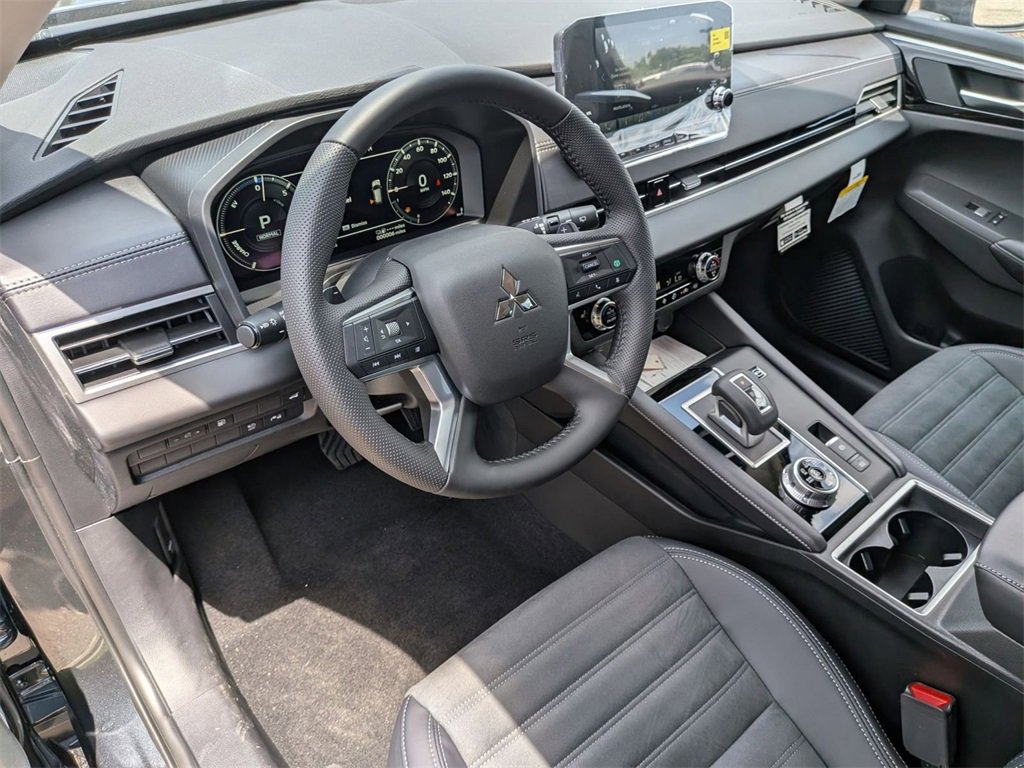 New 2025 Mitsubishi Outlander SE image 11