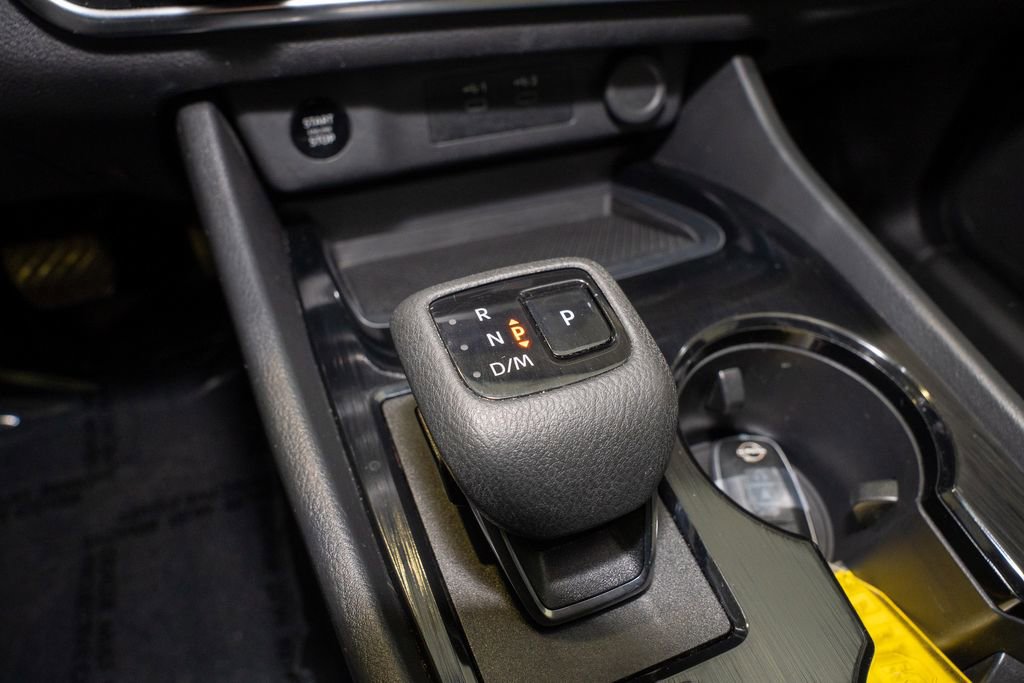 Used 2024 Nissan Rogue SV image 16