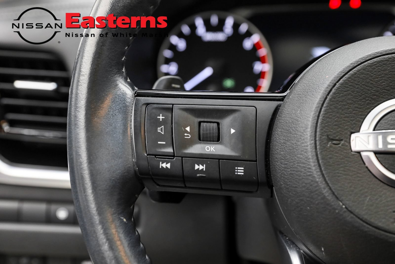 Used 2023 Nissan Rogue SL w/ SL Premium Package AWD/4WD image 16