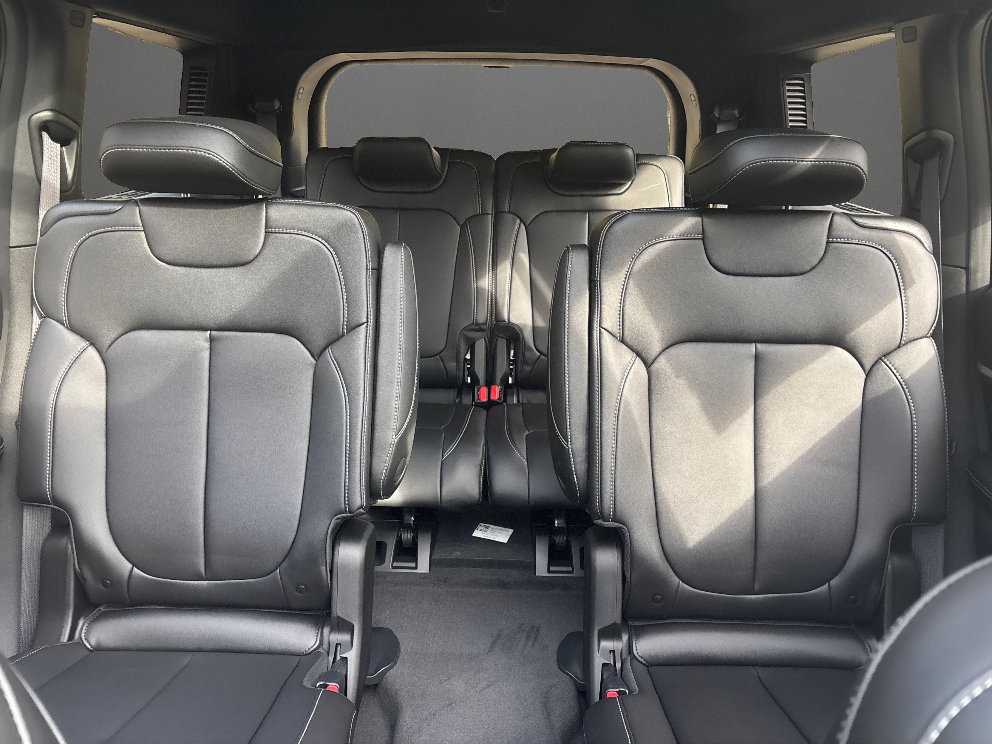 New 2025 Jeep Grand Cherokee L Limited image 17