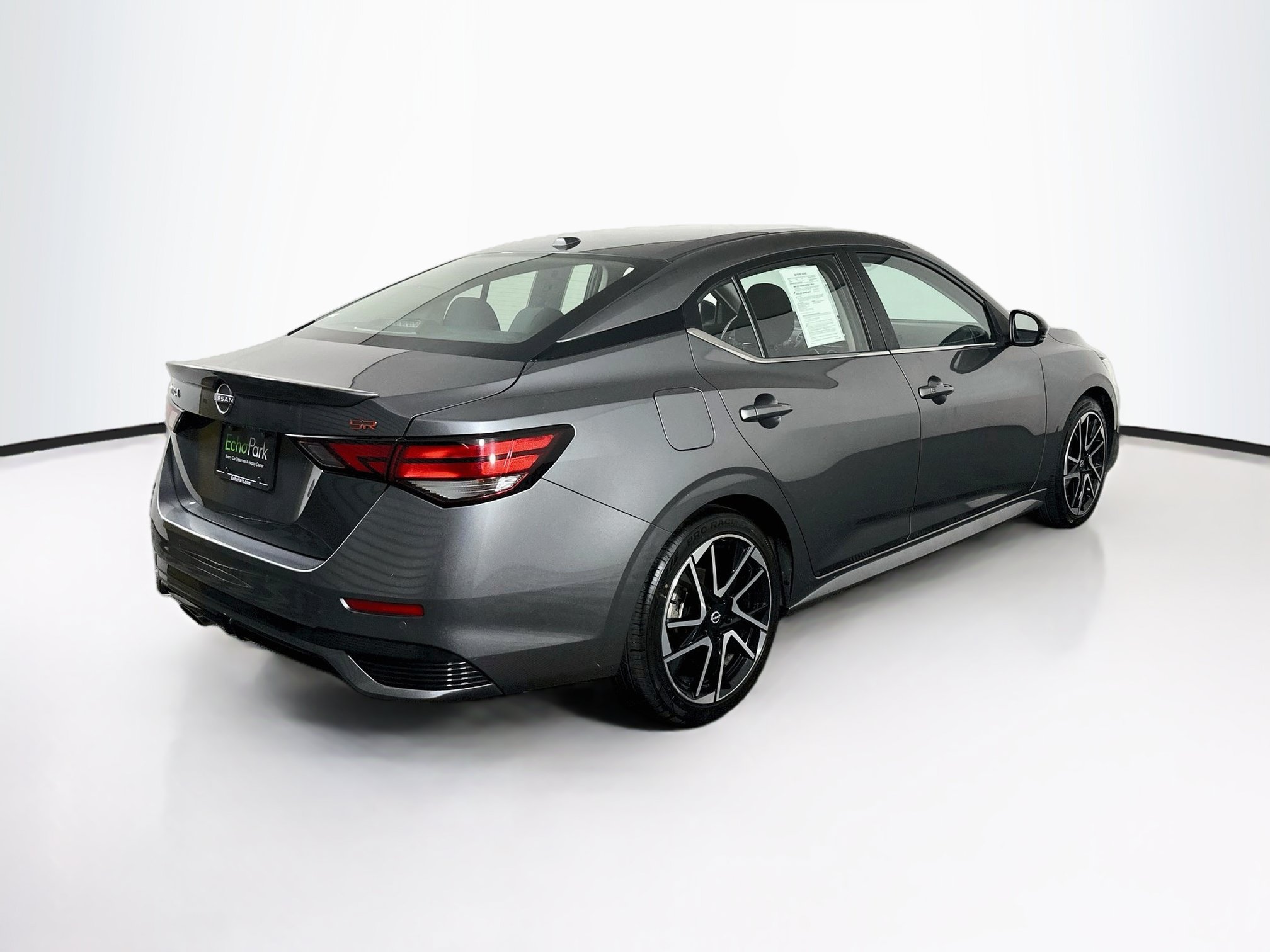 Used 2025 Nissan Sentra SR FWD image 9