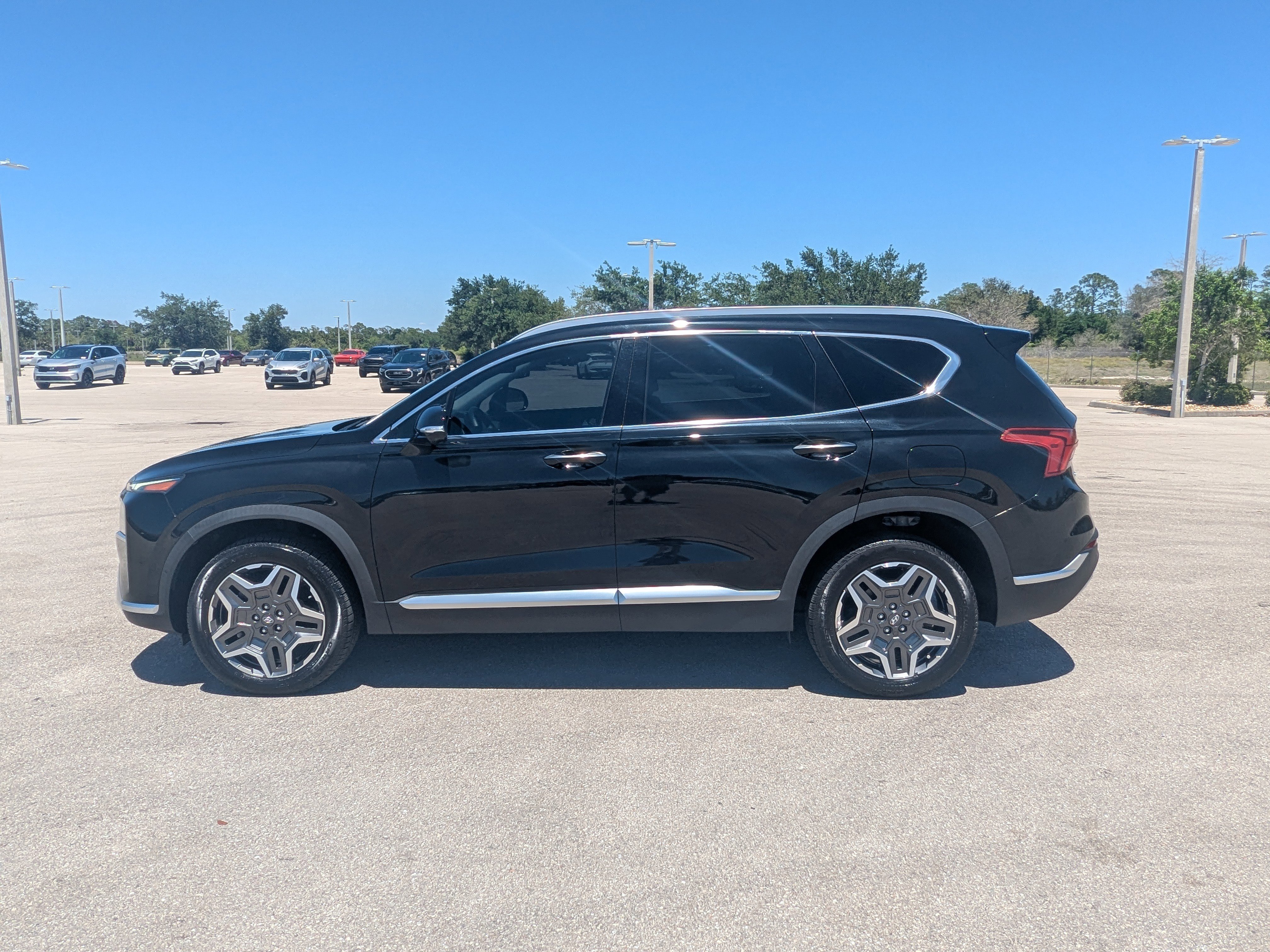 Used 2022 Hyundai Santa Fe Limited AWD/4WD image 8