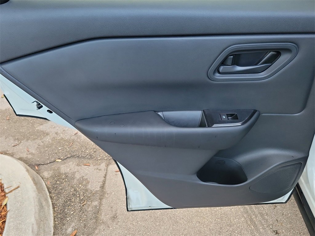 Certified 2025 Nissan Rogue S image 11