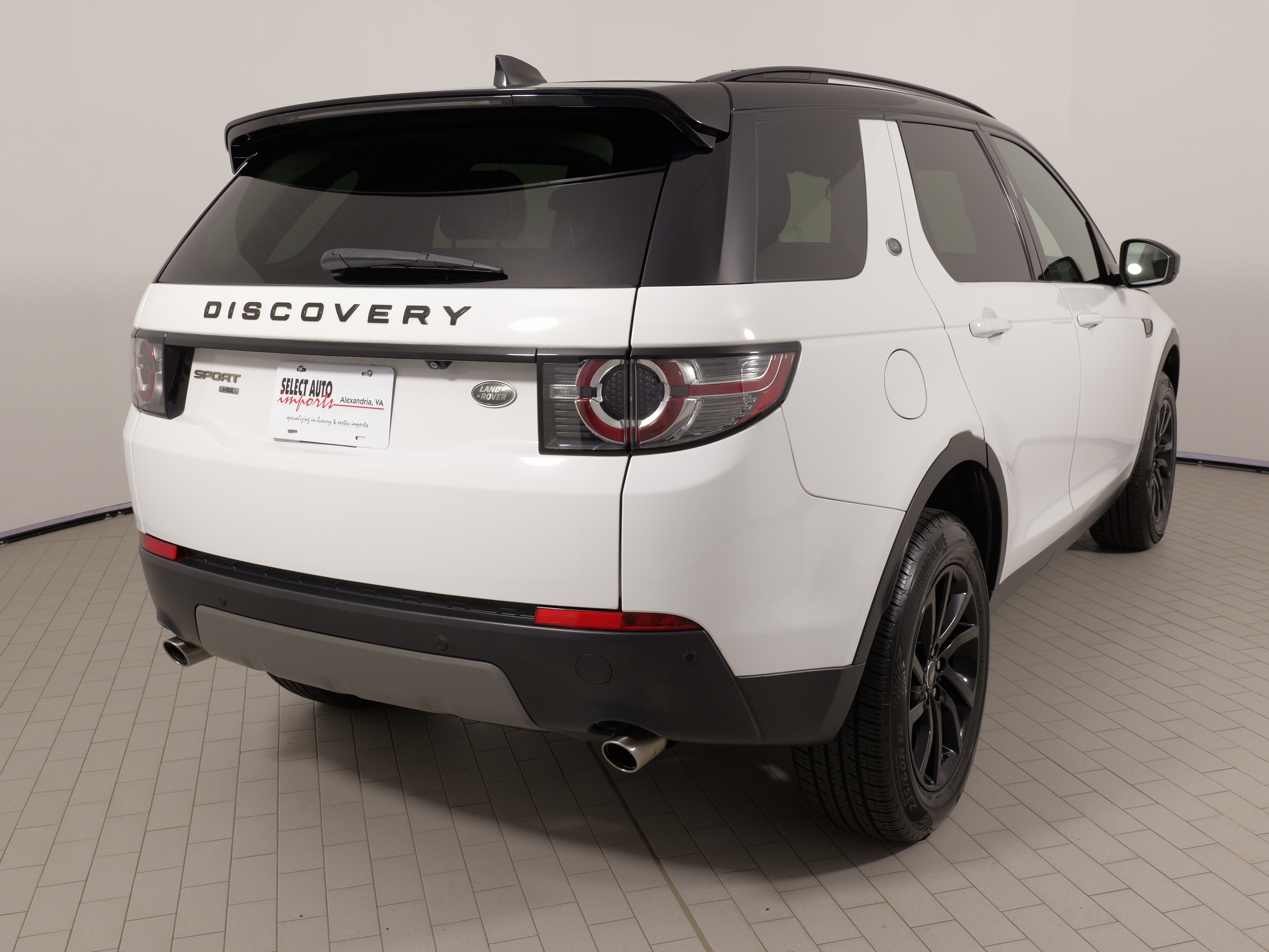 Used 2018 Land Rover Discovery Sport HSE AWD/4WD image 11