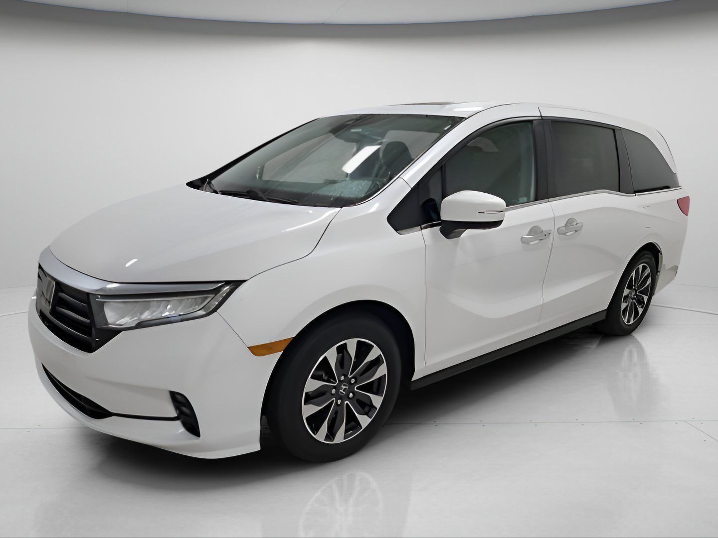 Certified 2024 Honda Odyssey EX-L image 3