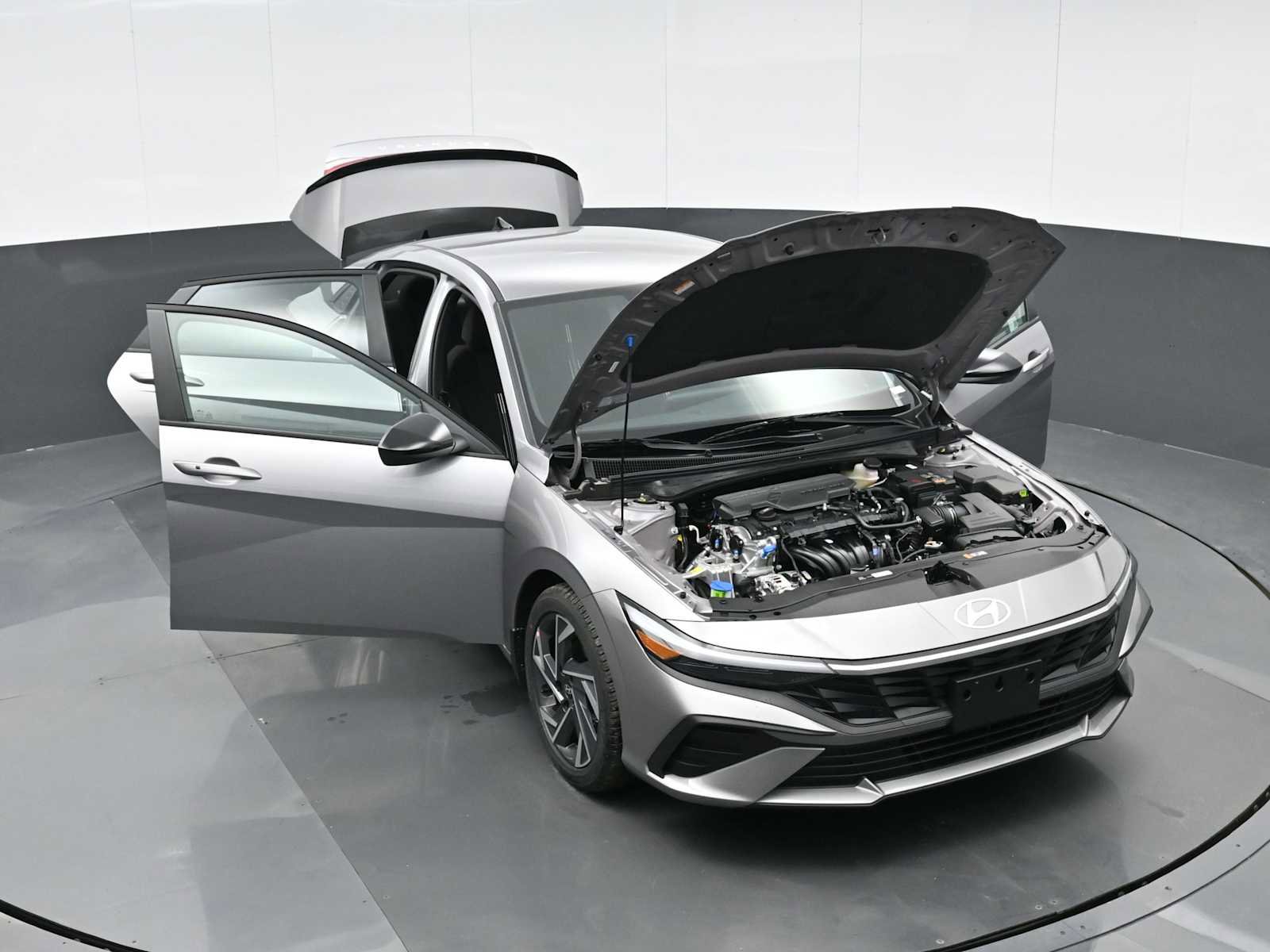 Certified 2025 Hyundai Elantra Sport image 53