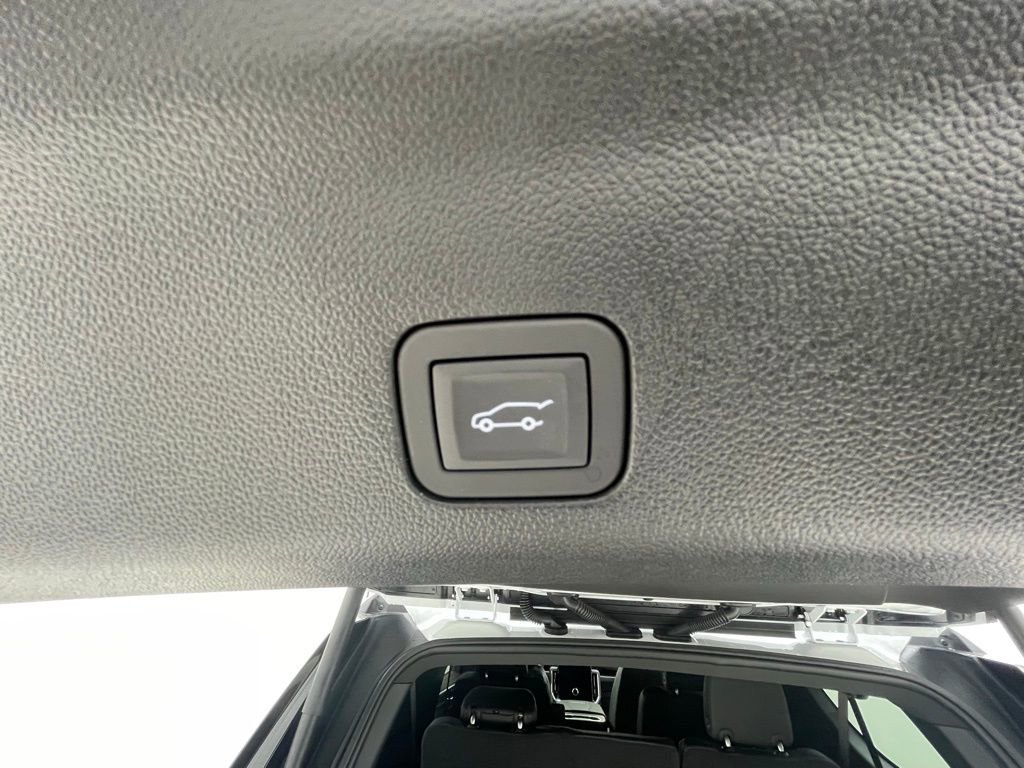 New 2026 GMC Yukon XL Denali image 7