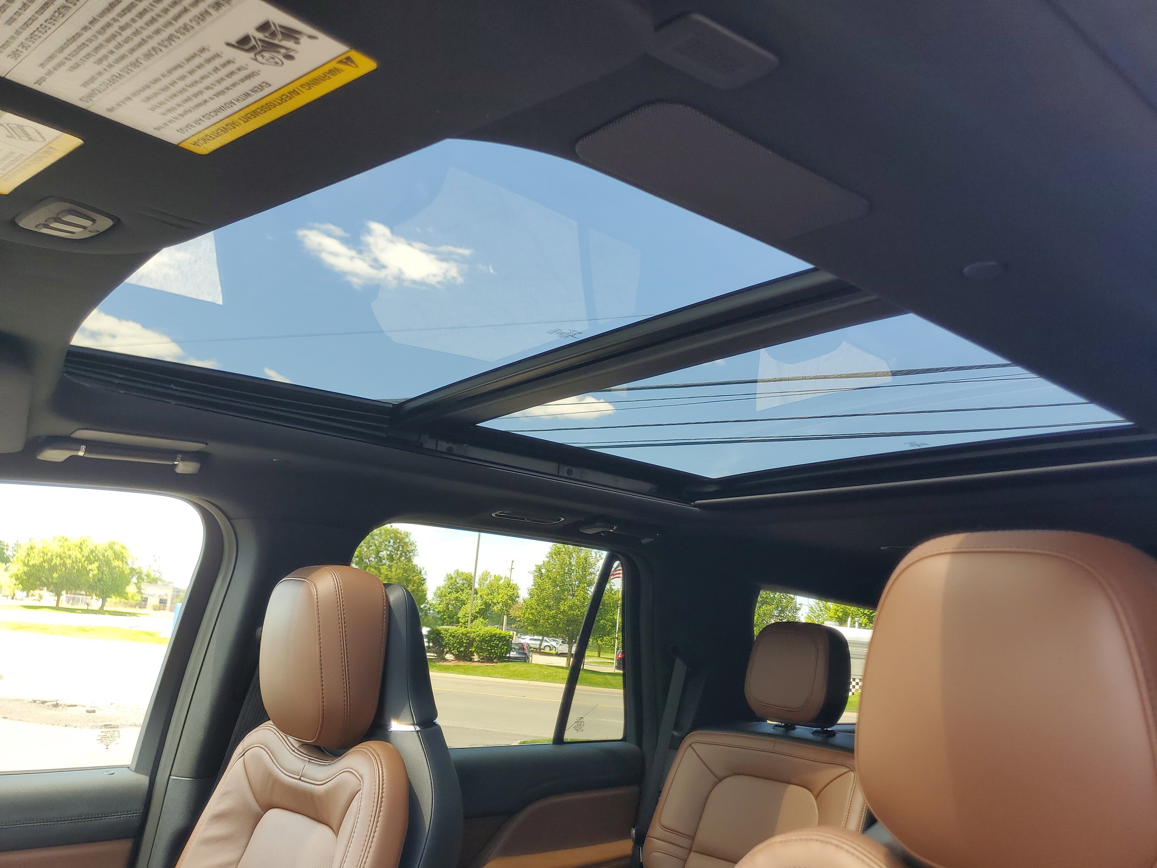 Certified 2023 Lincoln Navigator Reserve AWD/4WD image 11