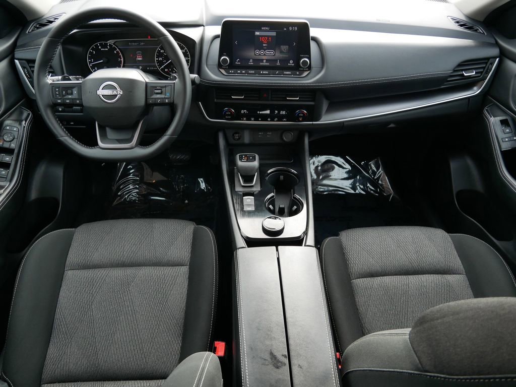 Used 2025 Nissan Rogue SV AWD/4WD image 13
