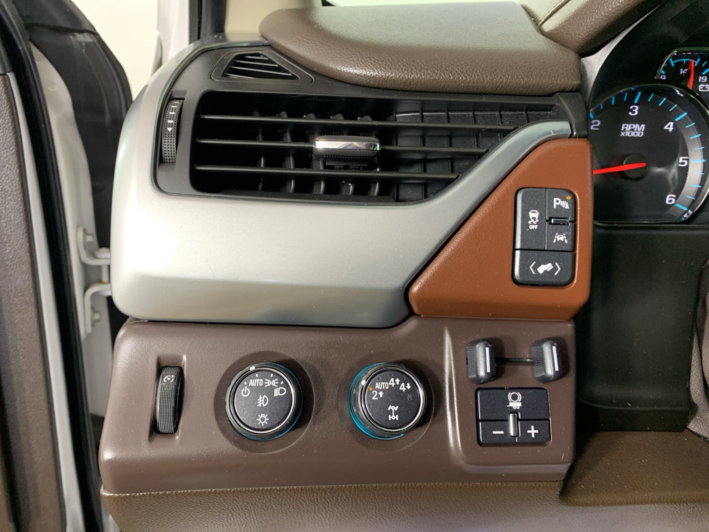 Used 2017 Chevrolet Suburban Premier image 17