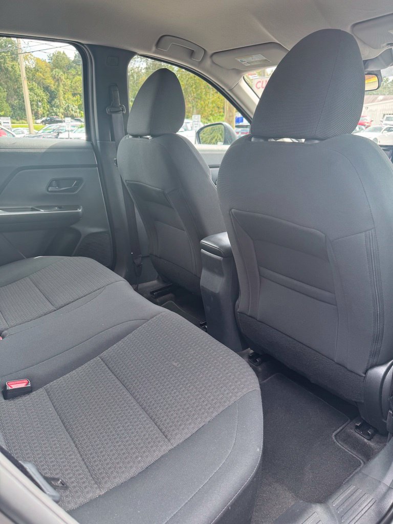 Used 2025 Nissan Kicks S FWD image 11