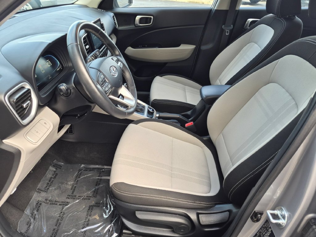 Used 2025 Hyundai Venue SEL FWD image 23