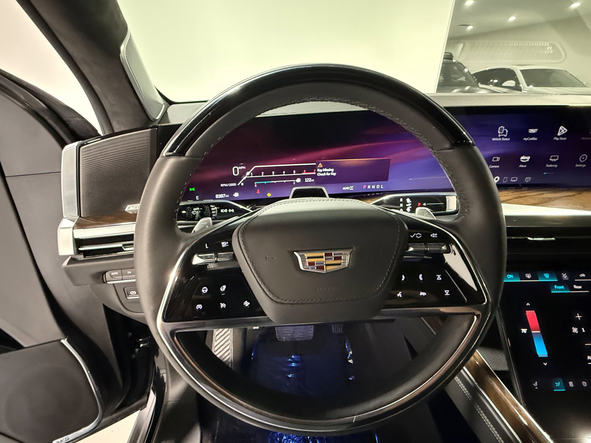 Used 2025 Cadillac Escalade Sport Platinum w/ LPO, ONYX Package image 32