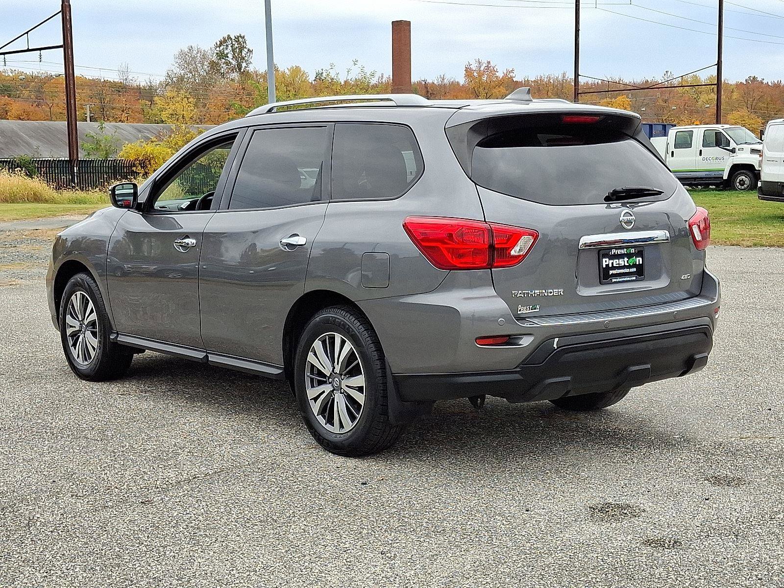 Used 2020 Nissan Pathfinder S image 6