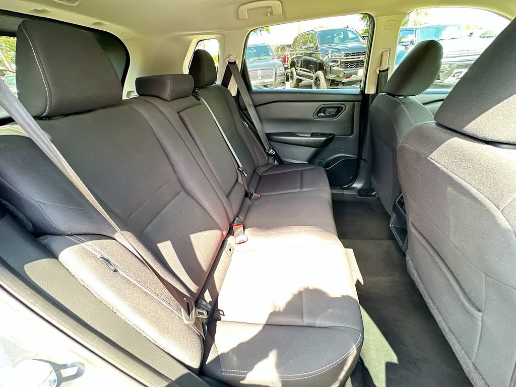 Used 2024 Nissan Rogue S FWD image 24