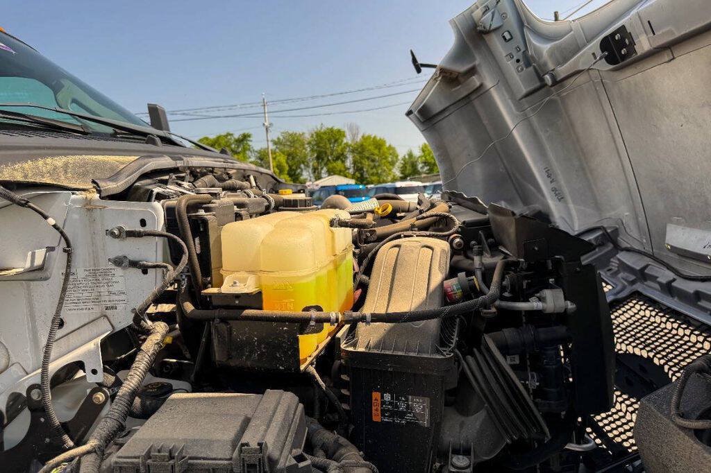 Used 2022 Ford F650 2WD Regular Cab Super Duty image 13