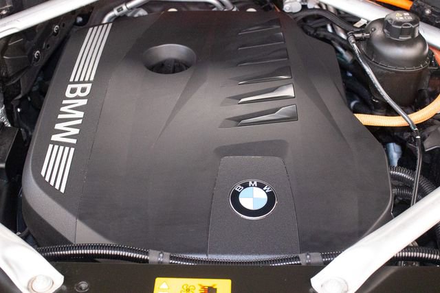 Used 2025 BMW X5 xDrive50e image 4