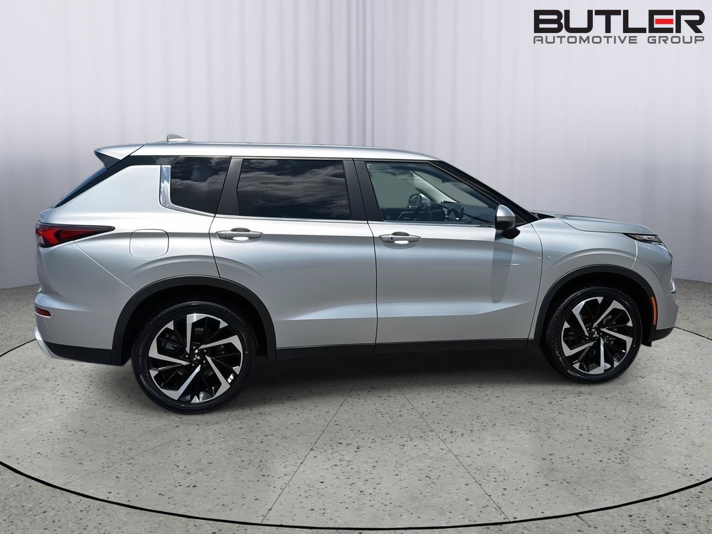 Used 2024 Mitsubishi Outlander SE FWD image 7